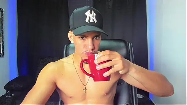 jhonnysnow17 online show from October 25, 2025, 4:13 pm