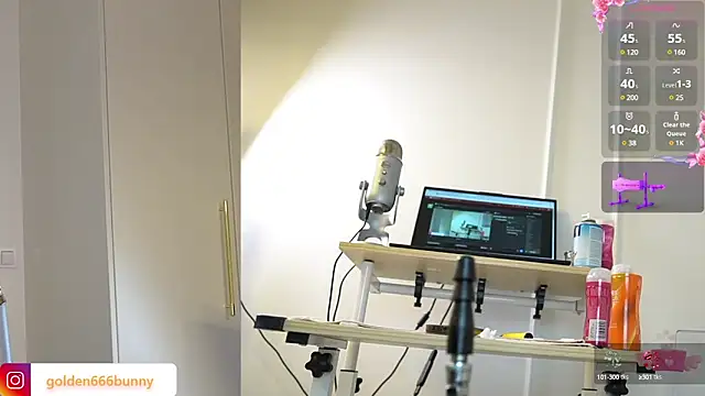 Snapshot of Miss69Ri99 chatting on January 3, 2025, 8:32 pm Miss69Ri99 online show from January 3, 2025, 8:32 pm