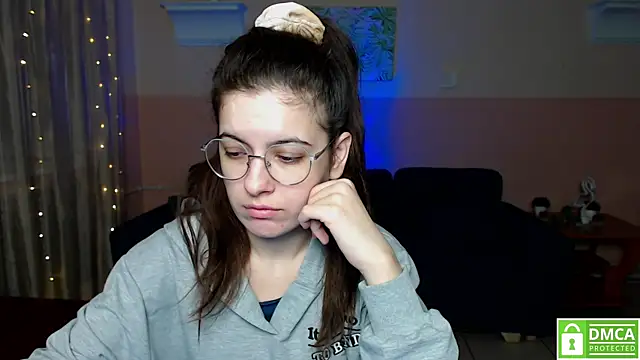 Aminabeatris online show from February 17, 2025, 6:31 am