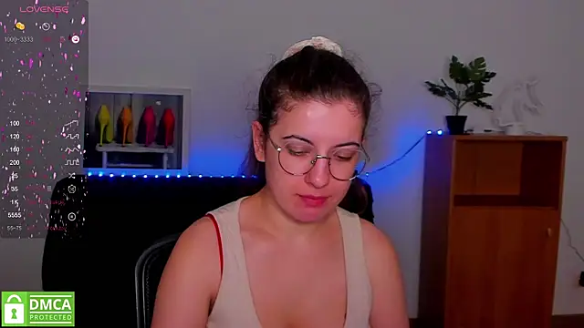 Aminabeatris online show from September 24, 2025, 5:33 am