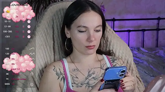 lil luna x online show from April 16, 2026, 9:39 pm