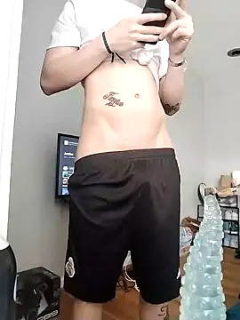 Snapshot of LiverandBrat77 chatting on February 7, 2025, 4:14 pm LiverandBrat77 online show from February 7, 2025, 4:14 pm