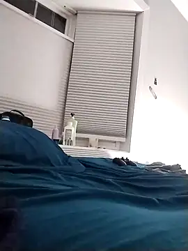 Snapshot of LiverandBrat77 chatting on February 10, 2025, 7:04 am LiverandBrat77 online show from February 10, 2025, 7:04 am