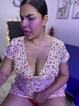 GigiiStone online show from December 18, 2024, 11:30 pm