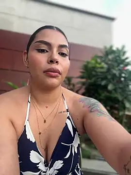 GigiiStone online show from January 11, 2025, 10:40 pm