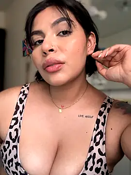 GigiiStone online show from September 19, 2025, 6:08 pm