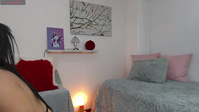 sofia perez    online show from November 18, 2025, 7:40 pm