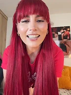 zafiro mo0n online show from March 4, 2025, 9:00 pm