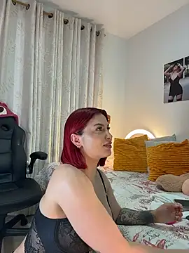 zafiro mo0n online show from February 16, 2026, 10:50 pm