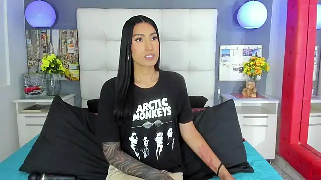 Taly Fox online show from December 15, 2025, 9:19 pm