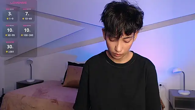 hot little bunny online show from February 11, 2025, 11:33 pm