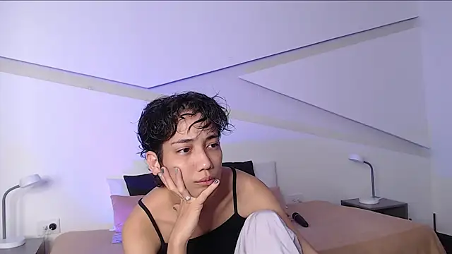 hot little bunny online show from March 21, 2025, 9:23 pm