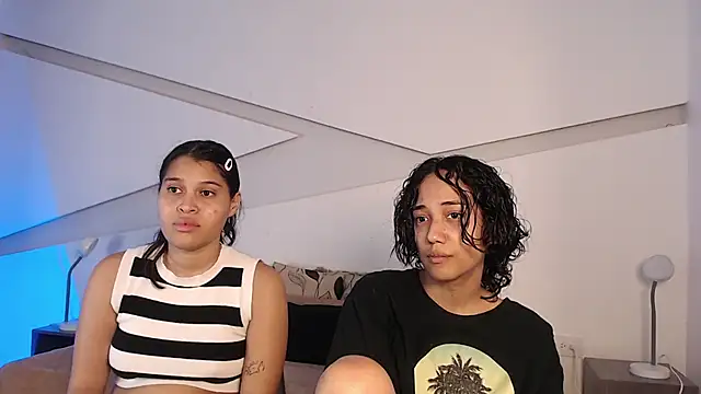 hot little bunny online show from November 12, 2025, 9:14 pm