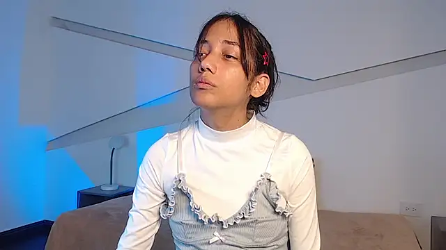 hot little bunny online show from January 6, 2026, 9:07 pm