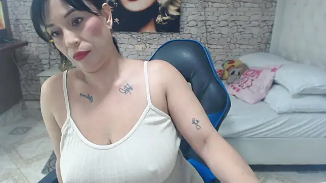 Snapshot of AlissonTyler4u chatting on April 30, 2026, 5:03 am AlissonTyler4u online show from April 30, 2026, 5:03 am
