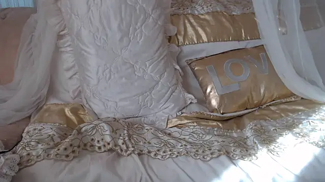 Mia-Montal777 online show from February 12, 2025, 9:52 am