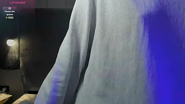 Ania jones online show from March 11, 2025, 8:31 pm