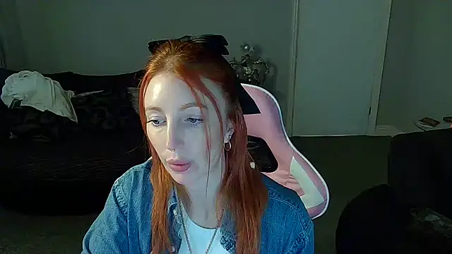 Red firesquirt online show from January 13, 2025, 12:13 pm