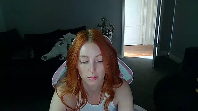 Red firesquirt online show from March 20, 2025, 2:42 pm