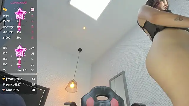 LORENADAVIES online show from February 25, 2025, 4:10 pm