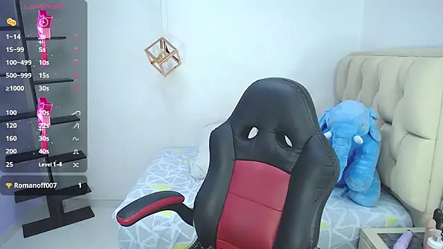 LORENADAVIES online show from March 11, 2025, 2:40 pm