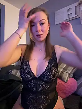 BunnyDiamond1 online show from February 5, 2026, 8:13 pm