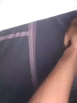 xxxhugedick0001 online show from March 10, 2025, 11:27 pm