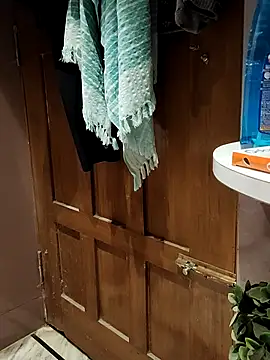 xxxhugedick0001 online show from October 23, 2025, 8:13 am