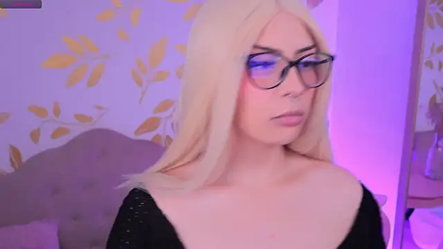 Misselektra   online show from September 17, 2025, 4:36 am