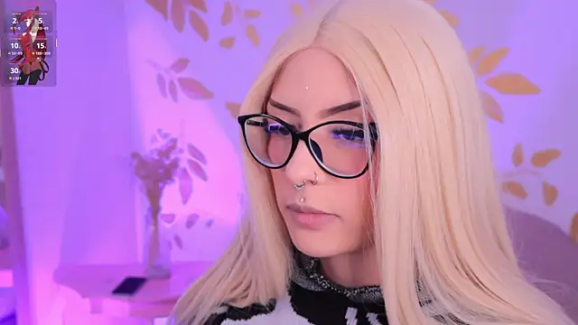 Misselektra   online show from October 7, 2025, 4:42 am