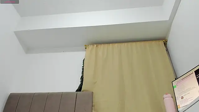 soyamandaa  online show from April 11, 2026, 2:49 am