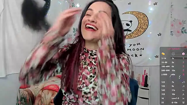 LovelyAzucena online show from January 29, 2025, 2:21 pm