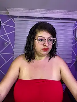 Snapshot of MiiaaJoness chatting on June 23, 2026, 5:05 am MiiaaJoness online show from June 23, 2026, 5:05 am