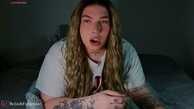 IsabellaFigueredo   online show from December 1, 2025, 10:48 pm