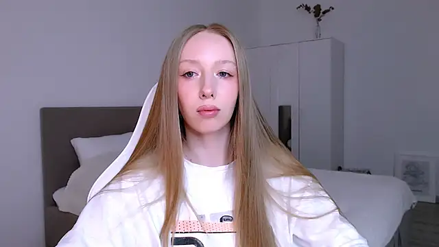 Luna insniity online show from January 6, 2026, 9:18 pm