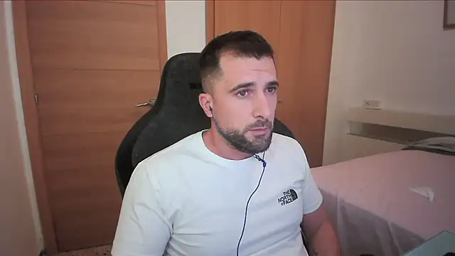 alex877x online show from October 28, 2025, 10:41 am