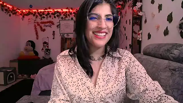 Snapshot of azahar__ziiz chatting on December 29, 2024, 6:35 am azahar  ziiz online show from December 29, 2024, 6:35 am