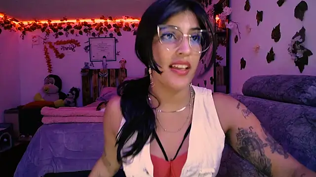Snapshot of azahar__ziiz chatting on February 7, 2025, 3:01 am azahar  ziiz online show from February 7, 2025, 3:01 am