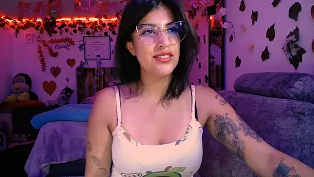 Snapshot of azahar__ziiz chatting on February 11, 2025, 11:10 am azahar  ziiz online show from February 11, 2025, 11:10 am