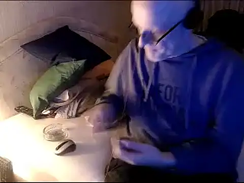 Snapshot of HornyRalfi55 chatting on December 8, 2024, 7:32 pm HornyRalfi55 online show from December 8, 2024, 7:32 pm