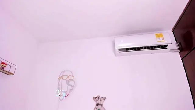 Snapshot of eileen_tanihara chatting on April 12, 2026, 12:32 pm eileen tanihara online show from April 12, 2026, 12:32 pm