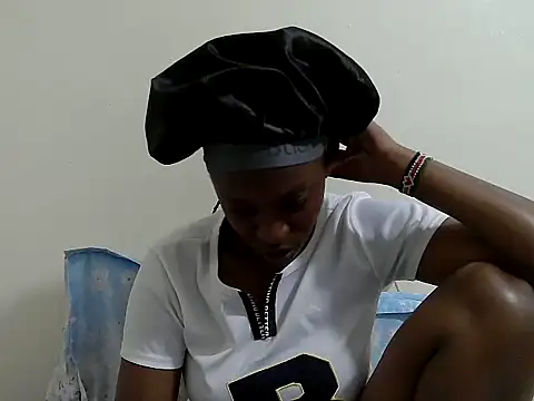 lizbela1 online show from November 13, 2025, 4:17 pm