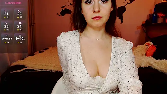 missgenevaonceagain  online show from February 19, 2025, 11:04 pm