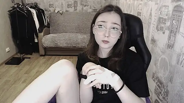 Snapshot of AmeliaKamishiro chatting on February 11, 2025, 7:59 pm AmeliaKamishiro online show from February 11, 2025, 7:59 pm