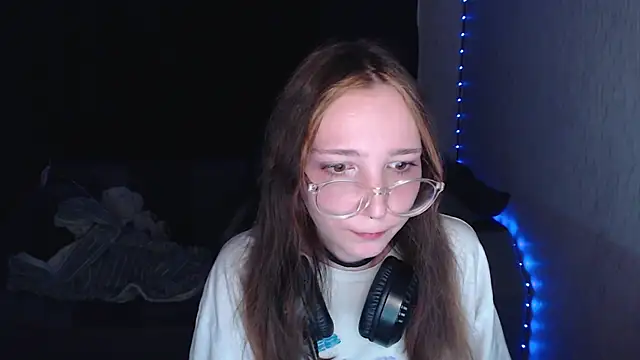 Snapshot of AmeliaKamishiro chatting on October 6, 2025, 9:12 pm AmeliaKamishiro online show from October 6, 2025, 9:12 pm