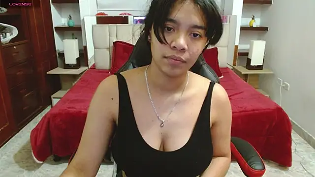 laureentt  online show from March 10, 2025, 3:01 am