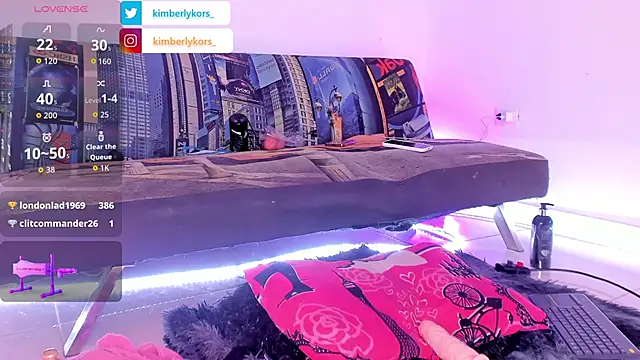 Kimberlykors online show from September 17, 2025, 11:01 am