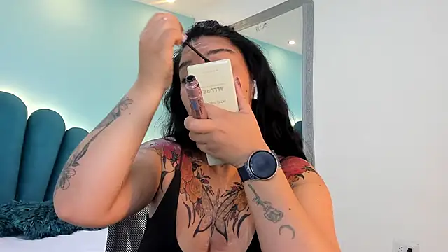 sharlott18 online show from February 10, 2026, 12:42 pm