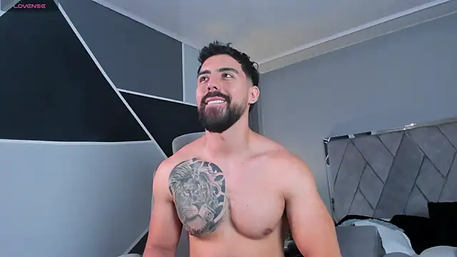 Snapshot of Markbrown chatting on December 3, 2024, 11:24 pm Markbrown online show from December 3, 2024, 11:24 pm