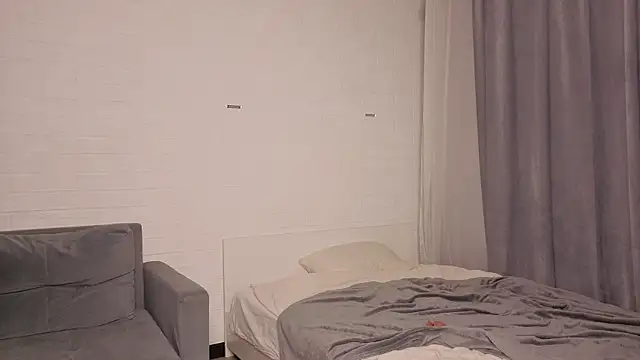 Ashley-Urban online show from September 12, 2025, 2:33 am